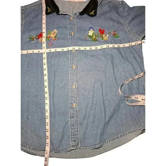 Christmas Denim Jean Shirt Womens Size XL Long Sleeves Button Up Velvet Collar - Picture 4 of 10